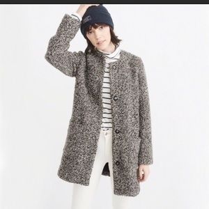 Beautiful wool blend A&F collarless coat🤍